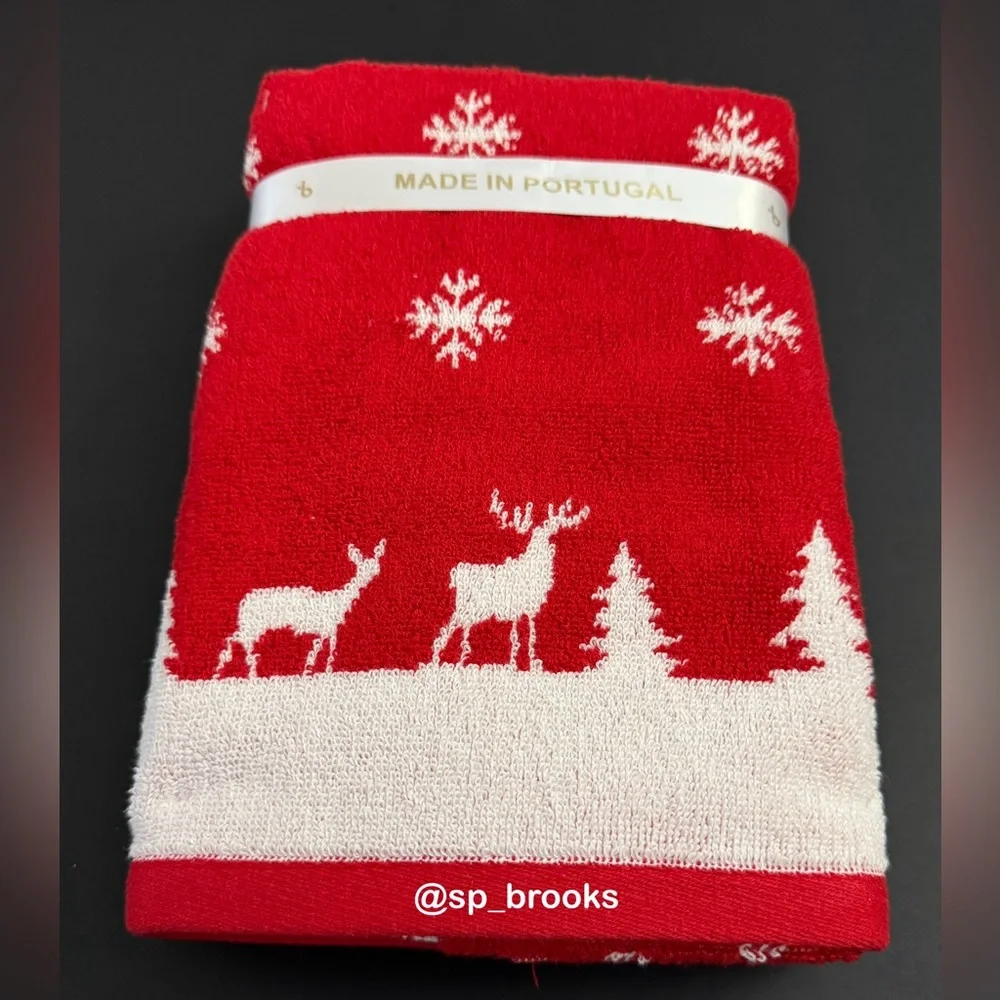 🎁BELFAMA Hand Towel Set - Holiday Red with White Holiday Icons - Set of 2